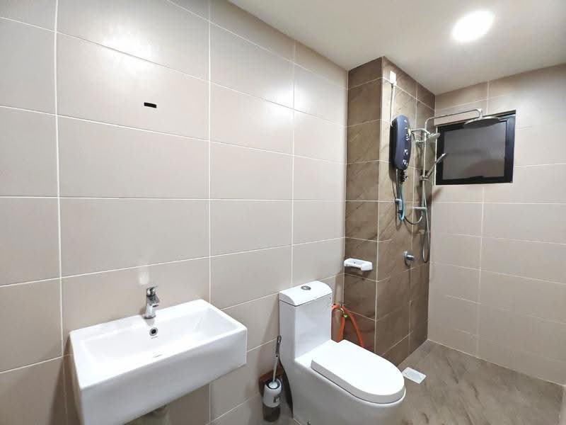 Service Residence for Rent at Veranda Residence - SJ CHAN - Bathroom - PropertyGuru.com.my