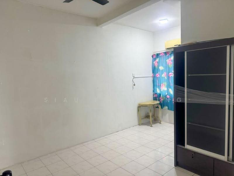 Rumah Flat untuk Dijual di Taman Seri Setanggi - Siau Tong Ling - Bedroom - PropertyGuru.com.my