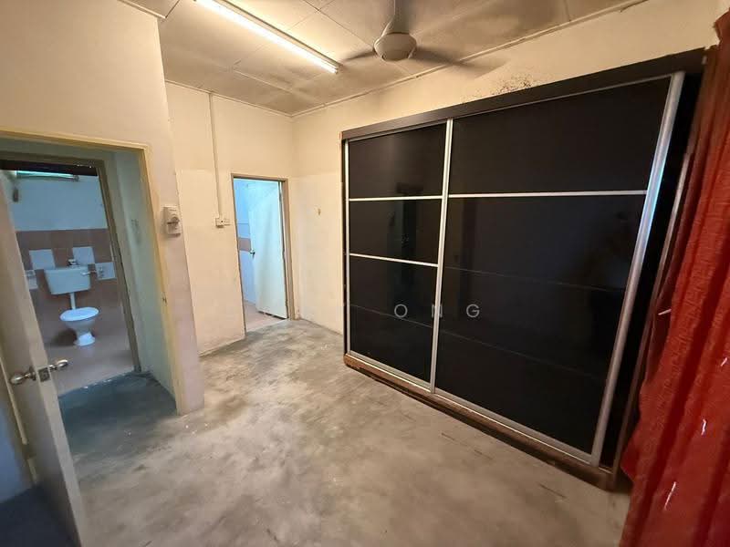 Rumah Flat untuk Dijual di Flat Bukit Indah - Cony Ong - Bathroom - PropertyGuru.com.my