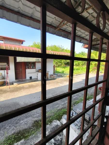 1-storey Terraced House for Sale in Sungai Mati (Serom) - Siau Tong Ling - Exterior - PropertyGuru.com.my