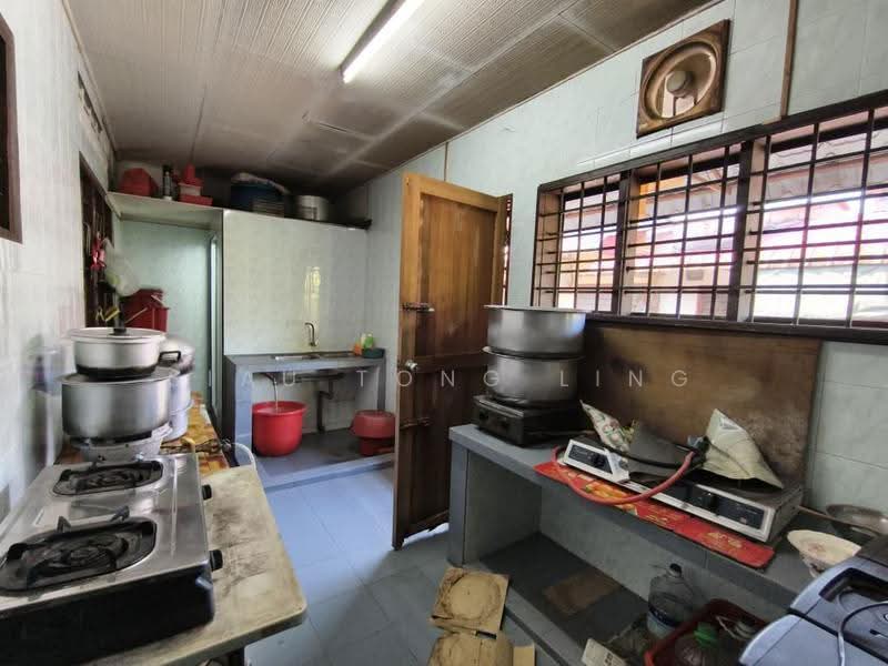 1-storey Terraced House for Sale in Sungai Mati (Serom) - Siau Tong Ling - Kitchen - PropertyGuru.com.my