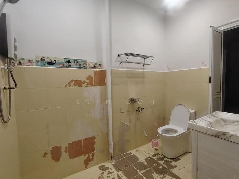 1-storey Terraced House for Sale in Taman Krubong Indah (Krubong) - Elin Goh - Bathroom - PropertyGuru.com.my