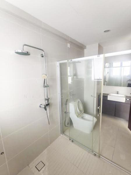 Condominium for Sale at Kings Bay @ Country Garden Danga Bay - Neilson Tan - Bathroom - PropertyGuru.com.my