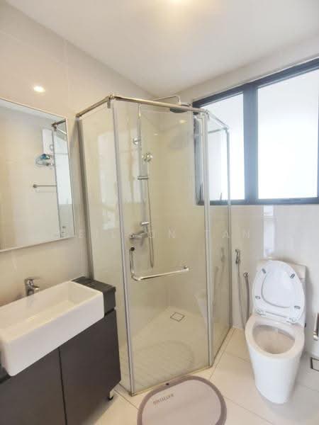 Condominium for Sale at Kings Bay @ Country Garden Danga Bay - Neilson Tan - Bathroom - PropertyGuru.com.my