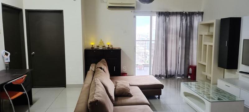 Kediaman Servis untuk Dijual di Impian Meridian - Yennis Goh - Living Room - PropertyGuru.com.my