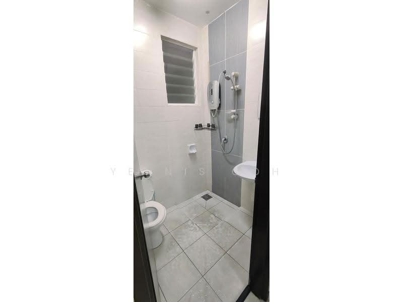 Kediaman Servis untuk Dijual di Impian Meridian - Yennis Goh - Bathroom - PropertyGuru.com.my