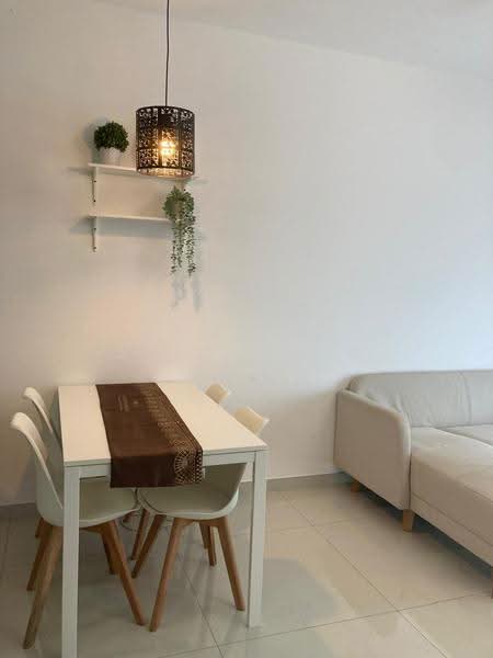 Kediaman Servis untuk Dijual di Country Garden Central Park - Siau Tong Ling - Dining Room - PropertyGuru.com.my