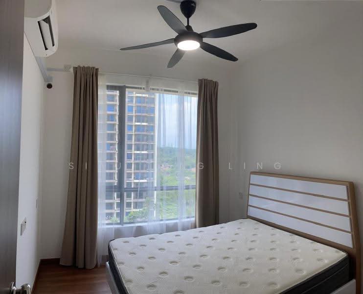 Kediaman Servis untuk Dijual di Country Garden Central Park - Siau Tong Ling - Bedroom - PropertyGuru.com.my