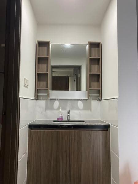 Kediaman Servis untuk Dijual di Country Garden Central Park - Siau Tong Ling - Bathroom - PropertyGuru.com.my