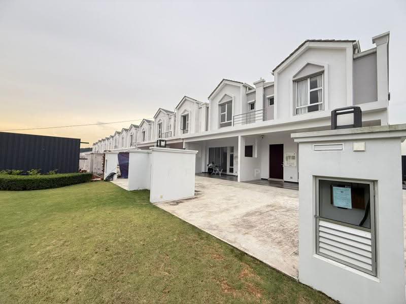 2-storey Terraced House for Sale in Mutiara Rini (Skudai) - Jeff Yap - Exterior - PropertyGuru.com.my