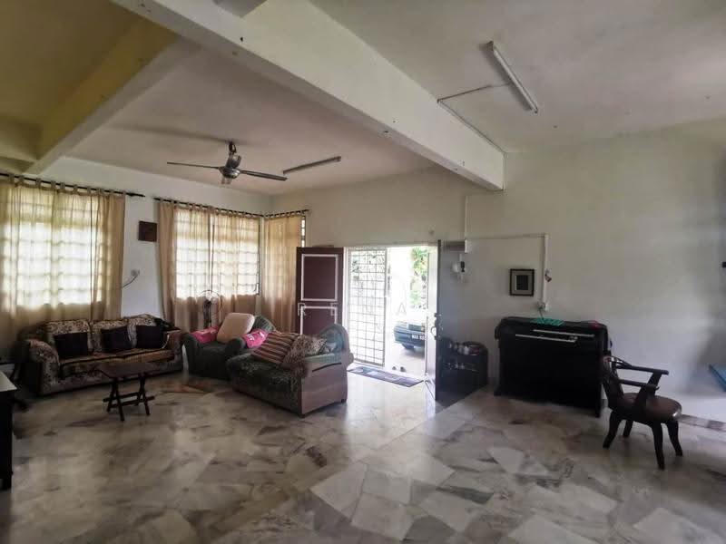 Bungalow House untuk Dijual di Taman Rasah Kemayan (Rasah) - Rena Rahman - Living Room - PropertyGuru.com.my