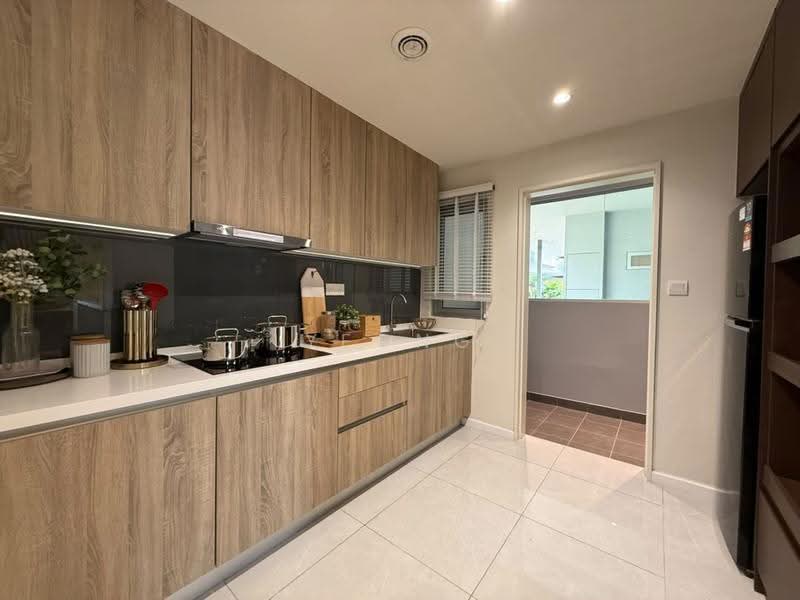 Condominium for Sale at Lakefront Residence - Yeong . - Kitchen - PropertyGuru.com.my