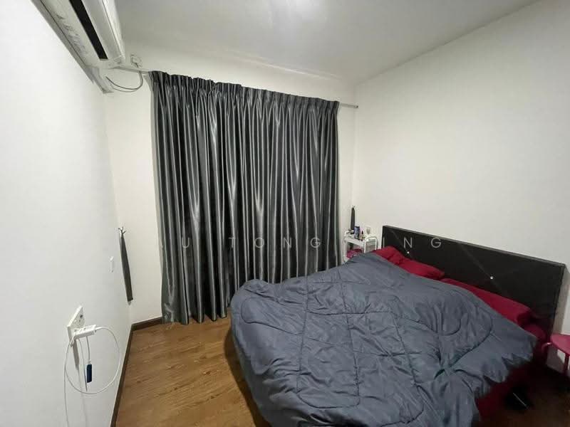 Kediaman Servis untuk Dijual di Country Garden Central Park - Siau Tong Ling - Bedroom - PropertyGuru.com.my