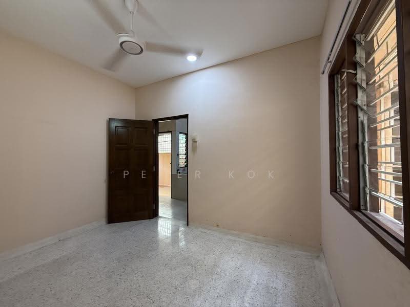 1-storey Terraced House for Sale in Taman Tun Dr Ismail (Kuala Lumpur) - Peter Kok - 2nd Bedroom - PropertyGuru.com.my