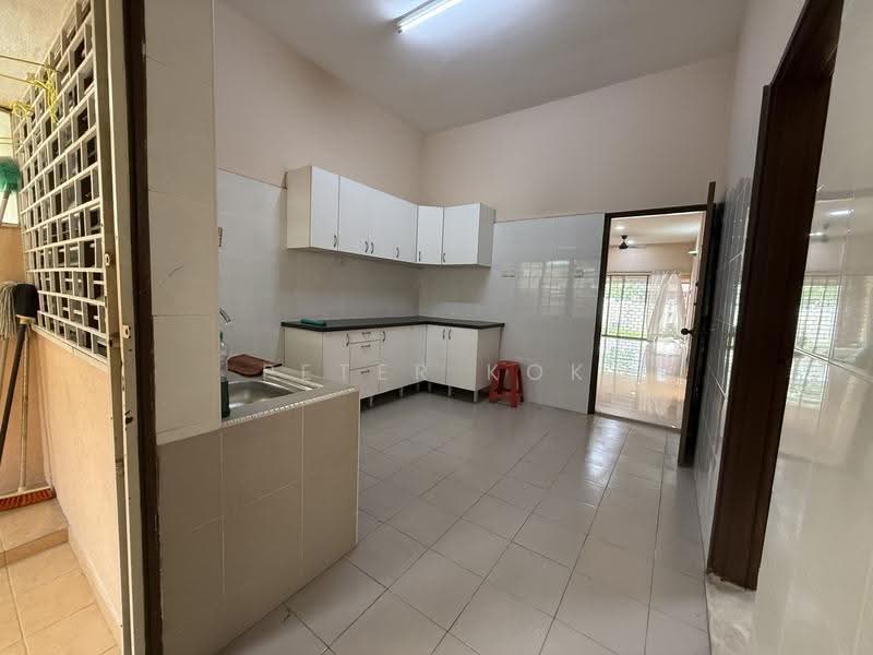 1-storey Terraced House for Sale in Taman Tun Dr Ismail (Kuala Lumpur) - Peter Kok - Kitchen - PropertyGuru.com.my