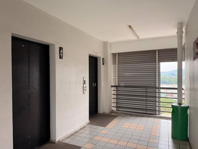 Apartment for Sale at Seri Mutiara Apartment - Fu Heng Chong - Corridor - PropertyGuru.com.my