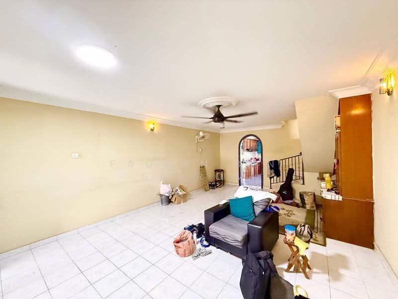 Rumah Teres 2-Tingkat untuk Dijual di Pjs 4 (Petaling Jaya) - Fauzan bin Sahrom - Living Room - PropertyGuru.com.my