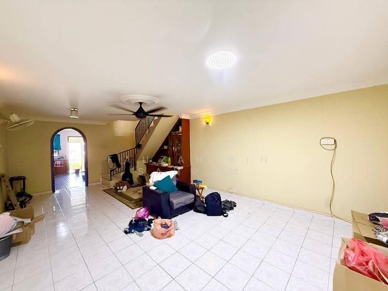 Rumah Teres 2-Tingkat untuk Dijual di Pjs 4 (Petaling Jaya) - Fauzan bin Sahrom - Living Room - PropertyGuru.com.my