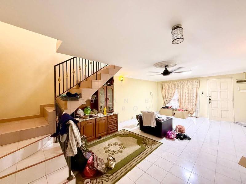 Rumah Teres 2-Tingkat untuk Dijual di Pjs 4 (Petaling Jaya) - Fauzan bin Sahrom - Living Room - PropertyGuru.com.my