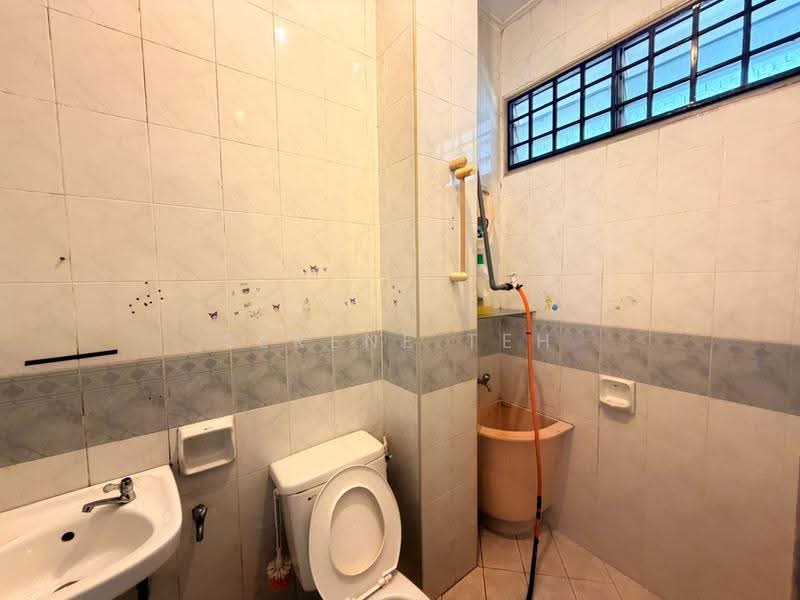 Rumah Teres 1-Tingkat untuk Dijual di Bandar Baru Permas Jaya (Permas Jaya) - Serene Teh - Bathroom - PropertyGuru.com.my