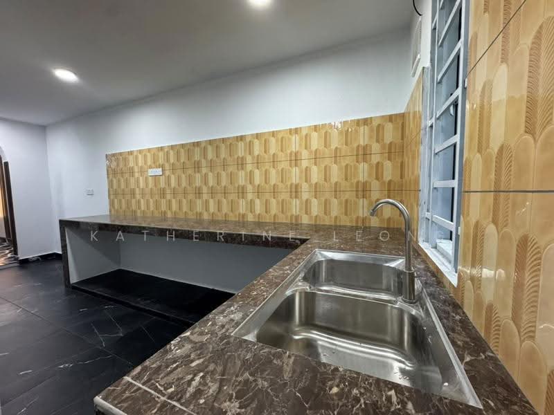 2-storey Terraced House for Sale in Rawang Perdana 1 (Rawang) - Katherine Leong - Kitchen - PropertyGuru.com.my