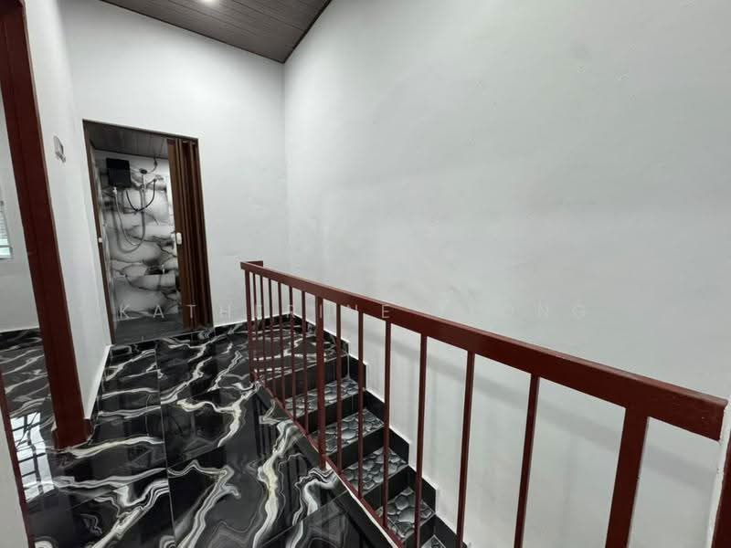 2-storey Terraced House for Sale in Rawang Perdana 1 (Rawang) - Katherine Leong - Corridor - PropertyGuru.com.my