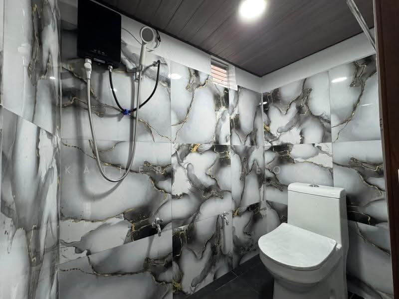 2-storey Terraced House for Sale in Rawang Perdana 1 (Rawang) - Katherine Leong - Bathroom - PropertyGuru.com.my