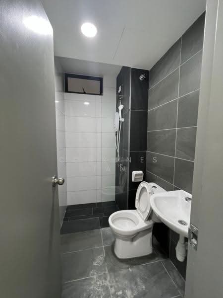 Kediaman Servis untuk Disewa di Traders Garden @ Cheras Selatan - Courines Tan - Bathroom - PropertyGuru.com.my