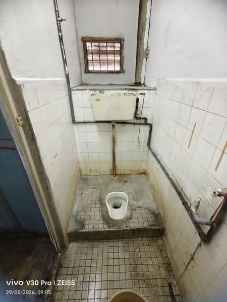Terrace Factory for Sale in Taman Perindustrian Kip (Kepong) - John Tan - Bathroom - PropertyGuru.com.my