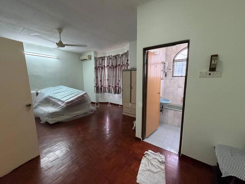 2-storey Terraced House for Sale in Gunung Rapat (Ipoh) - Qazin Khoo - Bedroom - PropertyGuru.com.my