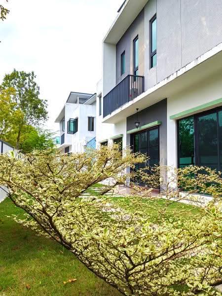 Rumah Berkembar untuk Dijual di D'Island (Puchong) - Joey Wong - Exterior - PropertyGuru.com.my