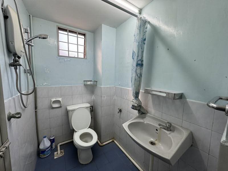 Apartment for Sale at Ilham Apartment - Adaw Zain - Bathroom - PropertyGuru.com.my