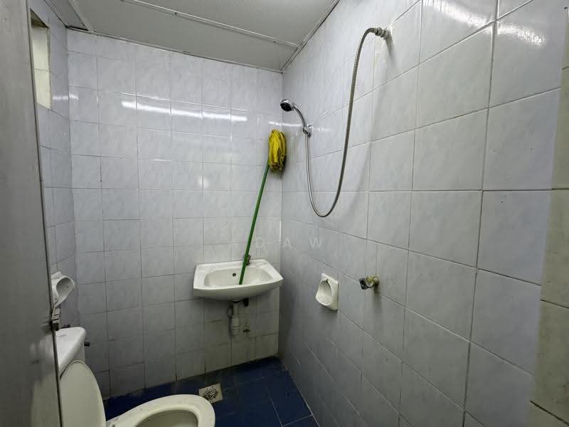 Apartment for Sale at Ilham Apartment - Adaw Zain - Bathroom - PropertyGuru.com.my