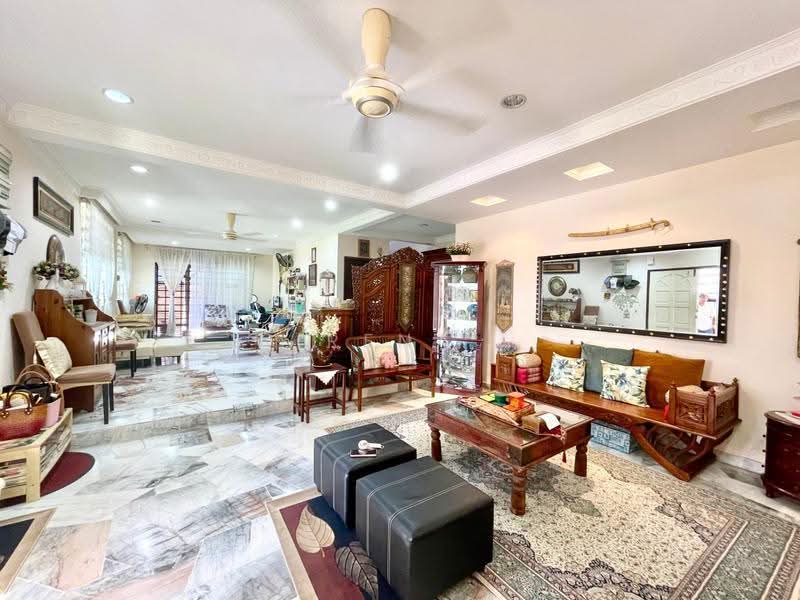 Bungalow House for Sale in Taman Rasah Kemayan (Rasah) - Rena Rahman - Living Room - PropertyGuru.com.my