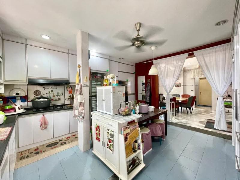 Bungalow House for Sale in Taman Rasah Kemayan (Rasah) - Rena Rahman - Kitchen - PropertyGuru.com.my