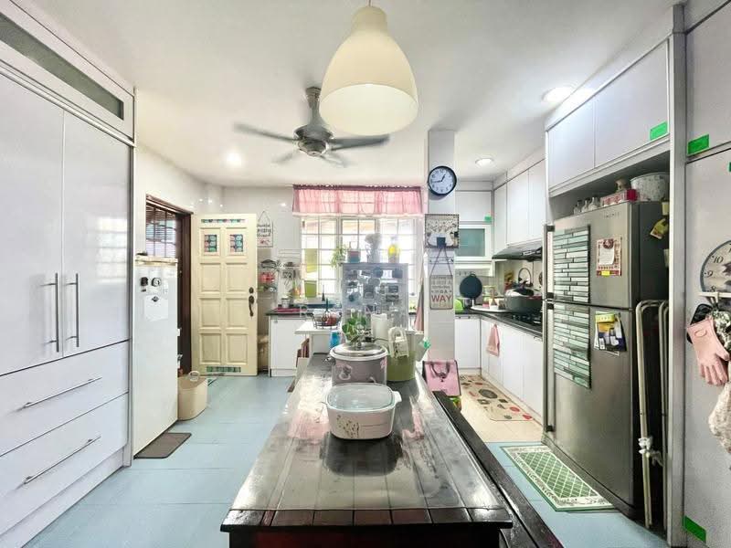 Bungalow House for Sale in Taman Rasah Kemayan (Rasah) - Rena Rahman - Kitchen - PropertyGuru.com.my