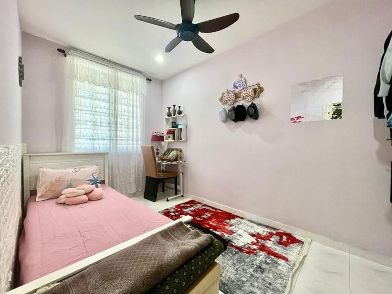Bungalow House for Sale in Taman Rasah Kemayan (Rasah) - Rena Rahman - Bedroom - PropertyGuru.com.my