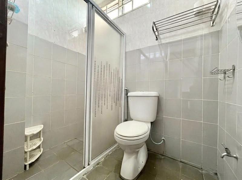 Bungalow House for Sale in Taman Rasah Kemayan (Rasah) - Rena Rahman - Bathroom - PropertyGuru.com.my