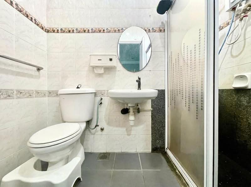 Bungalow House for Sale in Taman Rasah Kemayan (Rasah) - Rena Rahman - Bathroom - PropertyGuru.com.my