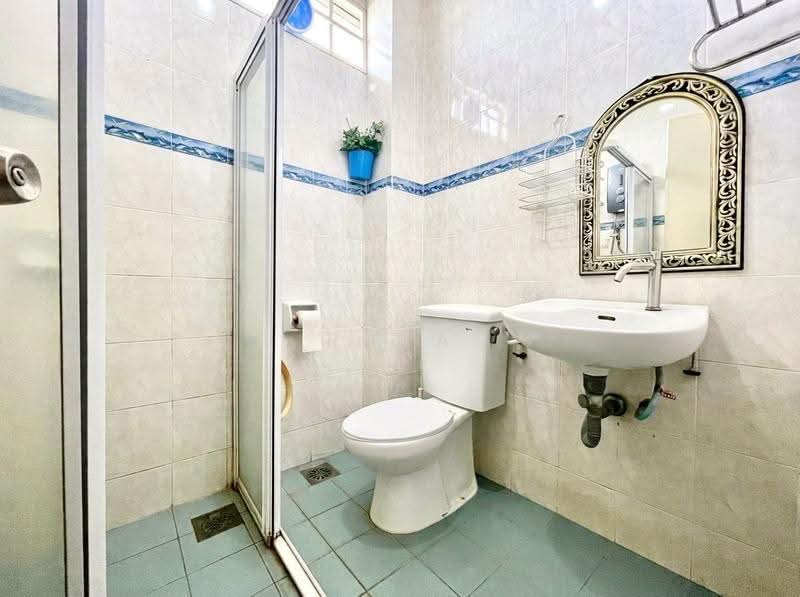 Bungalow House for Sale in Taman Rasah Kemayan (Rasah) - Rena Rahman - Bathroom - PropertyGuru.com.my