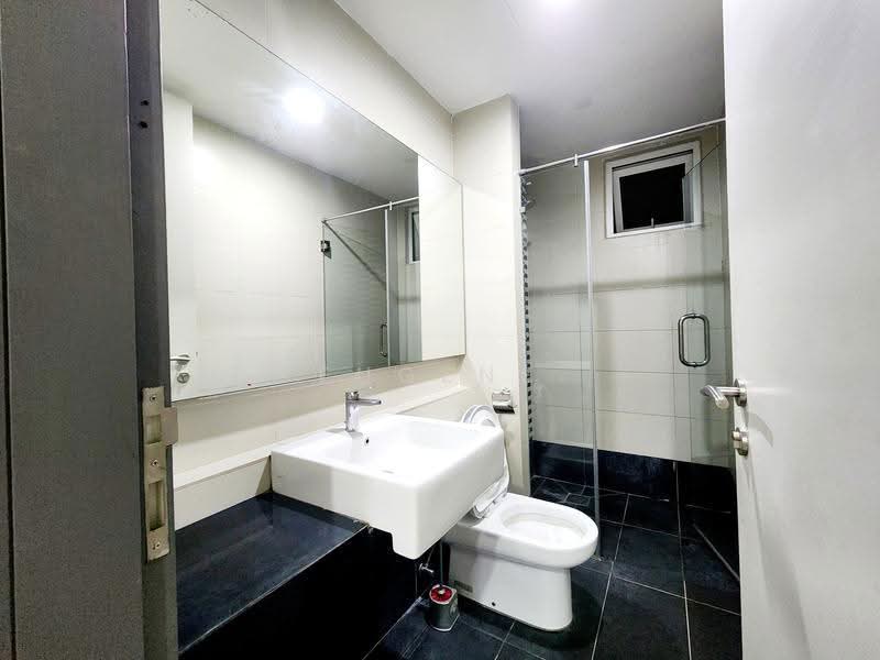 Service Residence for Rent at Tiara Mutiara 2 - Eugene Goh - Master Bathroom - PropertyGuru.com.my