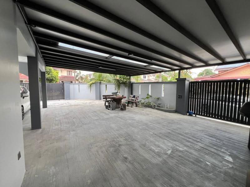 1.5-storey Terraced House for Sale in Taman Molek (Johor Bahru) - Jordan Oh - Exterior - PropertyGuru.com.my