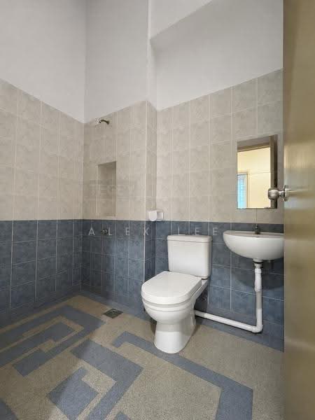 Rumah Berkembar untuk Dijual di Kapar (Selangor) - Alex Lee - Bathroom - PropertyGuru.com.my