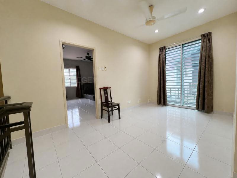Rumah Berkembar untuk Dijual di Kapar (Selangor) - Alex Lee - Living Room - PropertyGuru.com.my