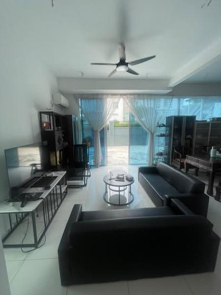 Rumah Kluster untuk Dijual di Taman Mount Austin (Tebrau) - Foo Jun Tao - Living Room - PropertyGuru.com.my