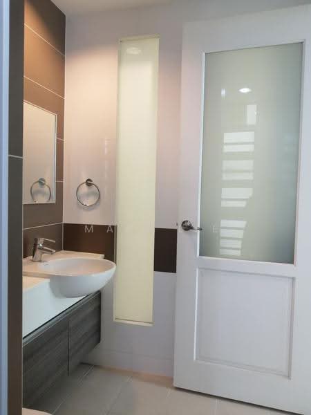 Semi-Detached House for Rent in Jelutong (Penang) - Mary Lee - Bathroom 4 - PropertyGuru.com.my