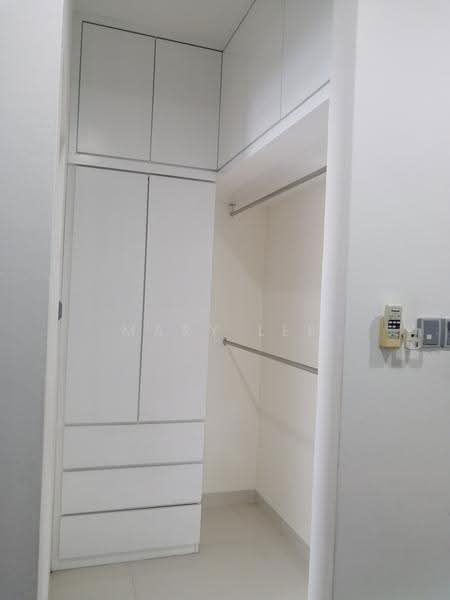 Semi-Detached House for Rent in Jelutong (Penang) - Mary Lee - Master closet - PropertyGuru.com.my