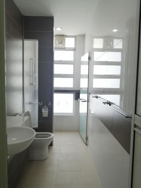 Semi-Detached House for Rent in Jelutong (Penang) - Mary Lee - Common bathroom - PropertyGuru.com.my