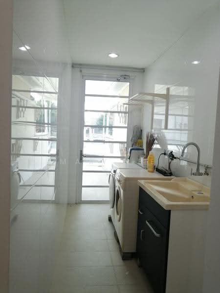 Semi-Detached House for Rent in Jelutong (Penang) - Mary Lee - Laundry area - PropertyGuru.com.my