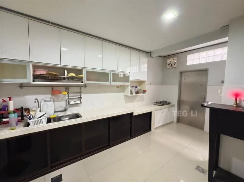 Rumah Teres 2-Tingkat untuk Dijual di Shah Alam (Selangor) - Alex Lee - Kitchen - PropertyGuru.com.my